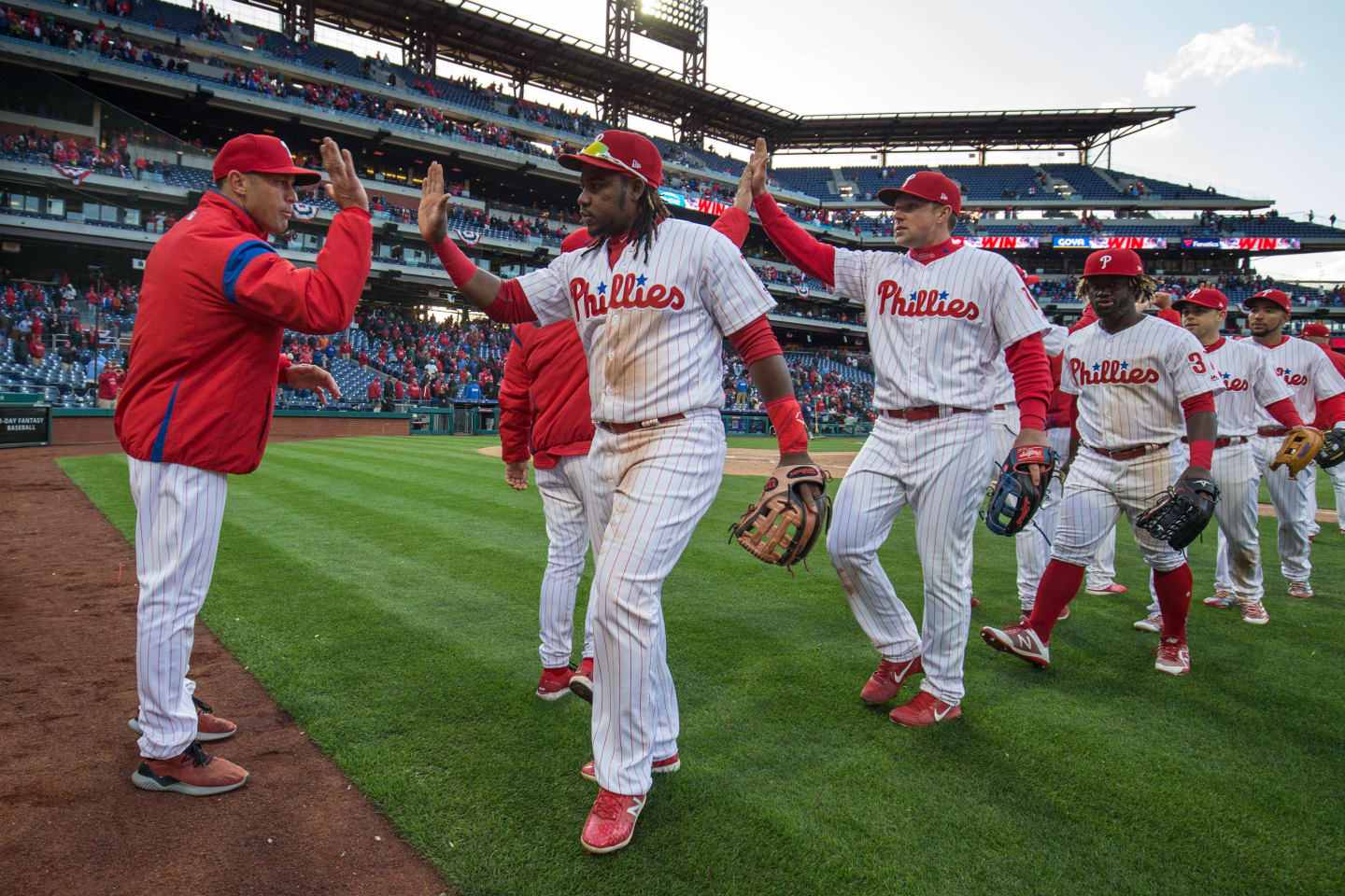 Doug Pederson threw out the first pitch for the Phillies in a Roy