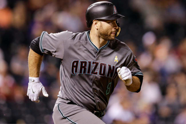 D-Backs' Chris Iannetta hit in face by pitch
