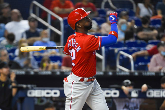 Phillies' Andrew McCutchen thanks God after reaching career milestones