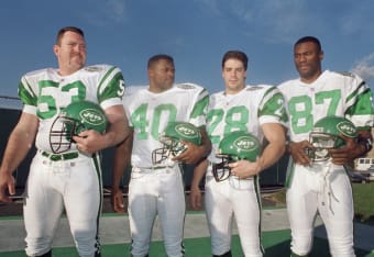 The Jets crushed it with their new throwback uniforms #jets