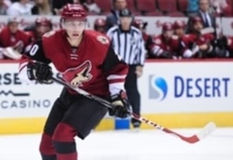 Lawson Crouse, Scott Wedgewood shine in Coyotes' first win of the season
