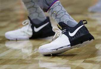 Nba kicks hotsell on court 218