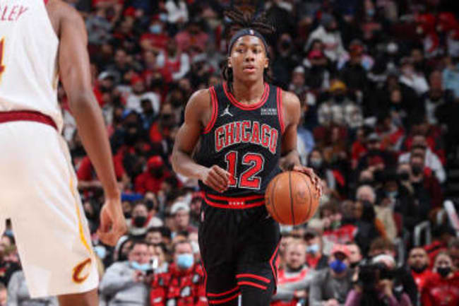 Ayo Dosunmu is Back in the Lab After an Underwhelming Season - Bleacher  Nation