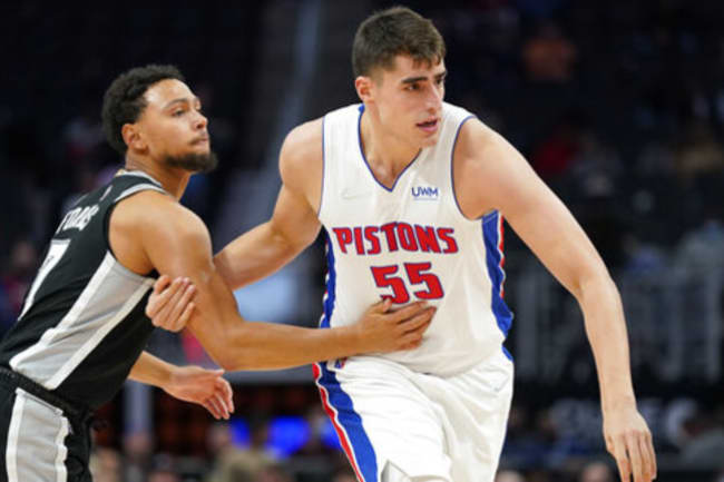 Detroit Pistons sign rookie Luka Garza to new 2-year deal