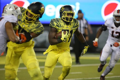 Meet Rolls Royce Freeman The Forgotten Man In A Potentially Historic Rb Class Bleacher Report Latest News Videos And Highlights Corredor de oregon de tercer ano que ya es candidato para entrar al draft de 2017 y quien tiene potencial de ser primera ronda e incluso estar en el top 15. bleacher report