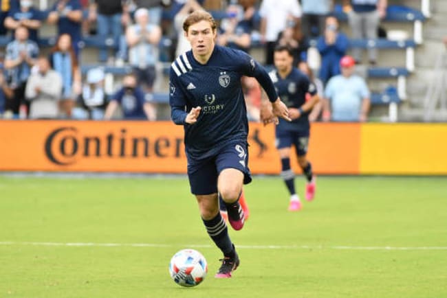 Fading: San Jose Earthquakes 1, Sporting KC 3 - Center Line Soccer