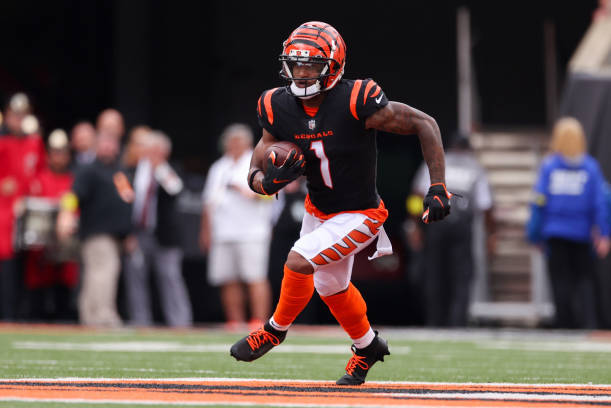 CINCINNATI, OH - SEPTEMBER 11: Cincinnati Bengals defensive tackle BJ Hill ( 92) during the game against the Pittsburgh Steelers and the Cincinnati  Bengals on September 11, 2022, at Paycor Stadium in Cincinnati