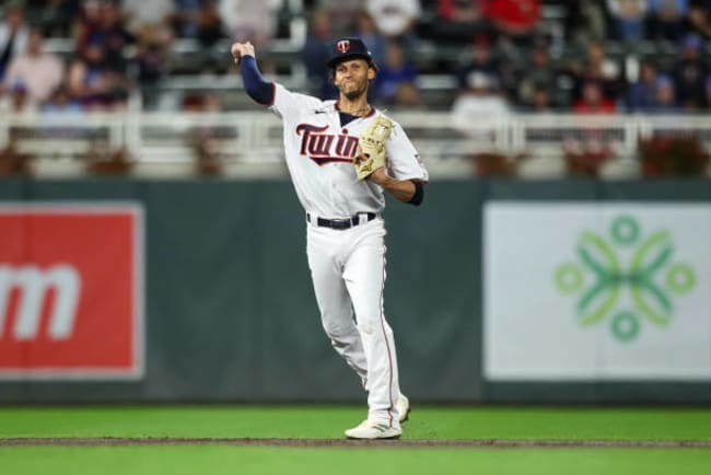 Cubs Sign Andrelton Simmons - On Tap Sports Net