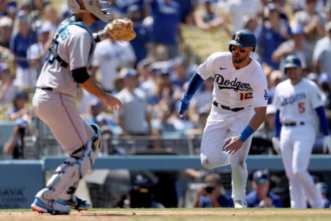 Download L.A. Dodgers Cody Bellinger Spread Arms Wallpaper