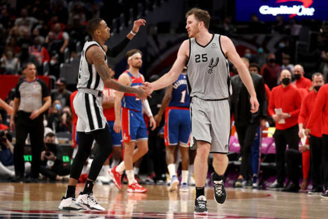 Murray, Spurs outlast Wizards 157-153 in double overtime - The San