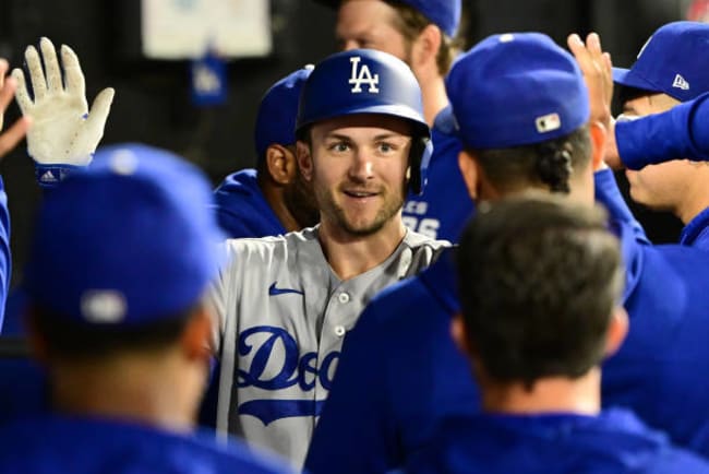 Gonsolin, Smith, Bellinger lead Dodgers over White Sox 4-1