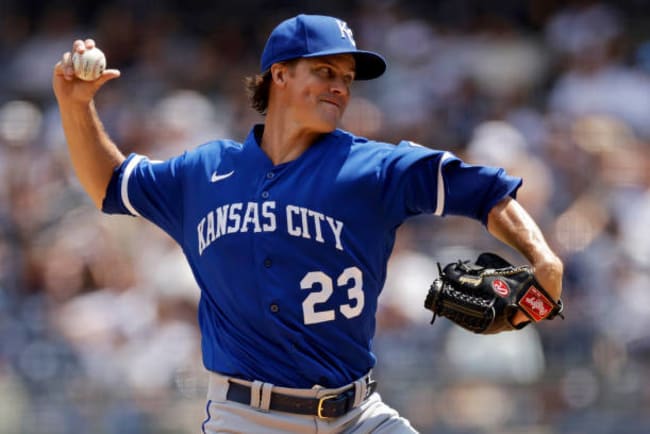 Kansas City Royals on X: We have signed RHP Zack Greinke to a one-year  deal. Welcome back, Zack!  / X
