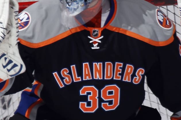 09/10 UD Black Diamond Quad Jerseys #QJ-RD Rick DiPietro NY Islanders