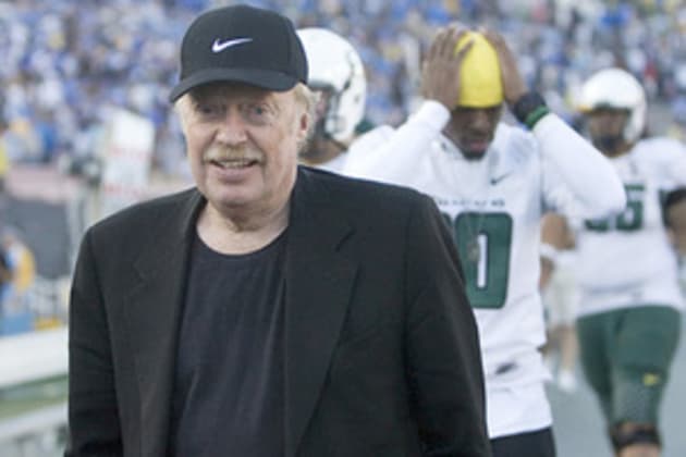 Phil knight outlet penn state