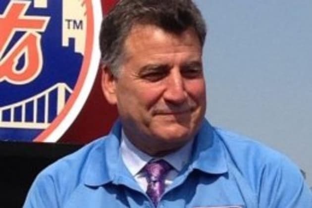 Tenuous golf connection: Keith Hernandez and facial hair