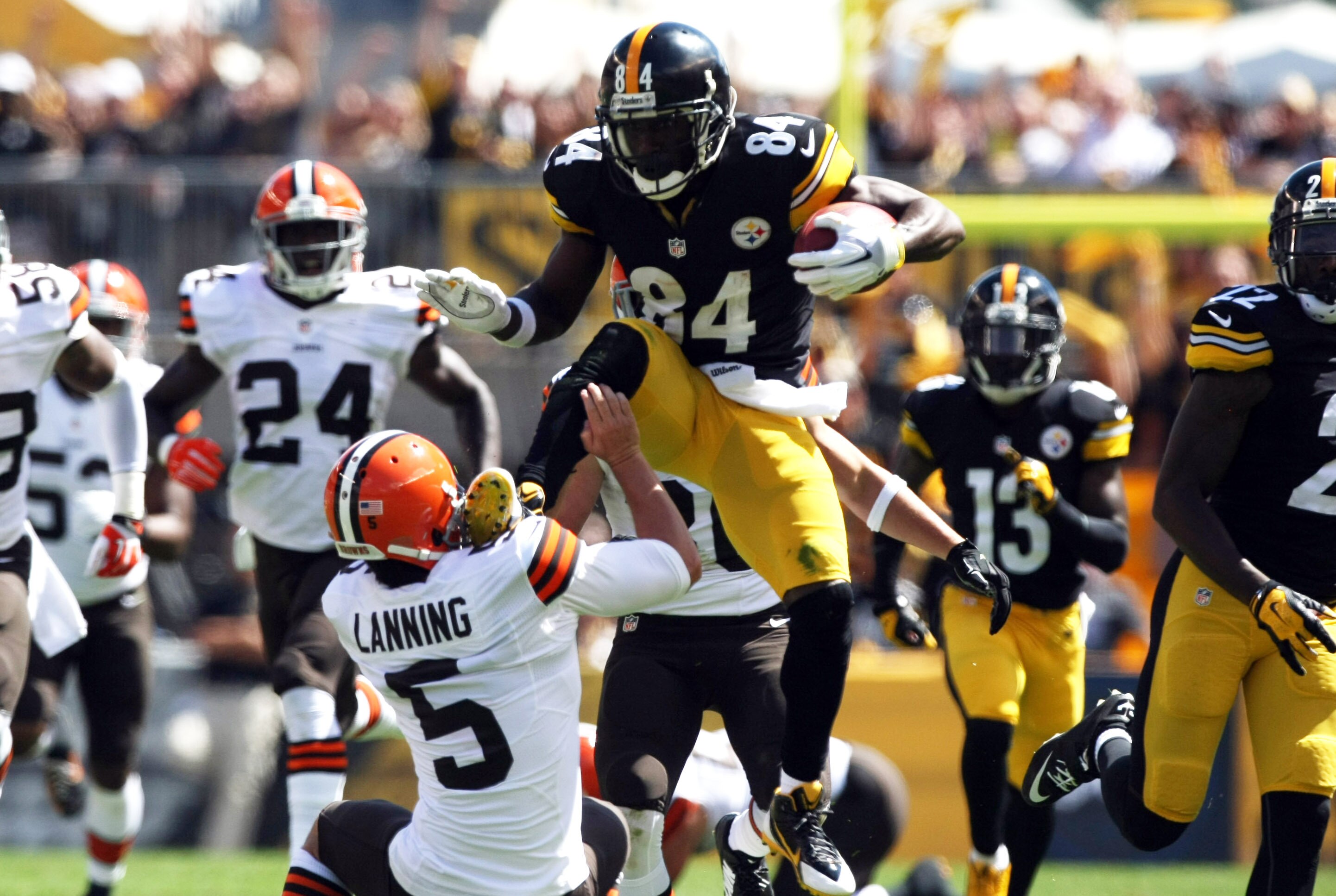 antonio brown reportedly fined for cleating punter spencer lanning in face bleacher report latest news videos and highlights