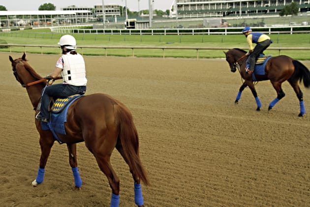 Marlins Man shows up again at Preakness finish line