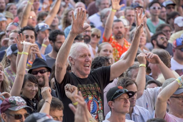 Bill Walton Soars Like an Eagle Over the Dead & Company Crowd