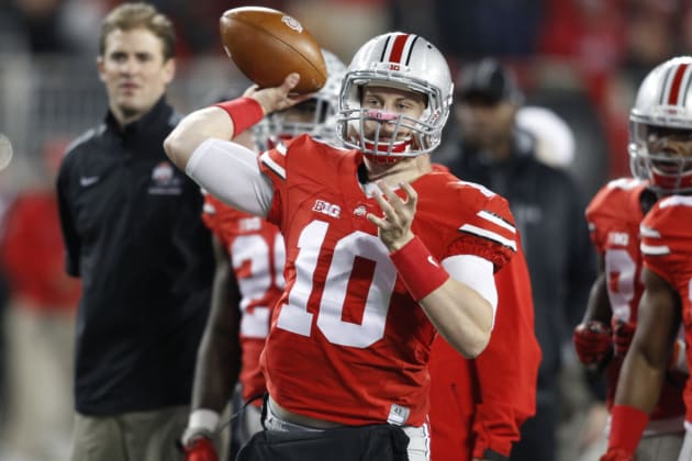 Watch: Joe Burrow wears Brandon Allen's jersey to press conference