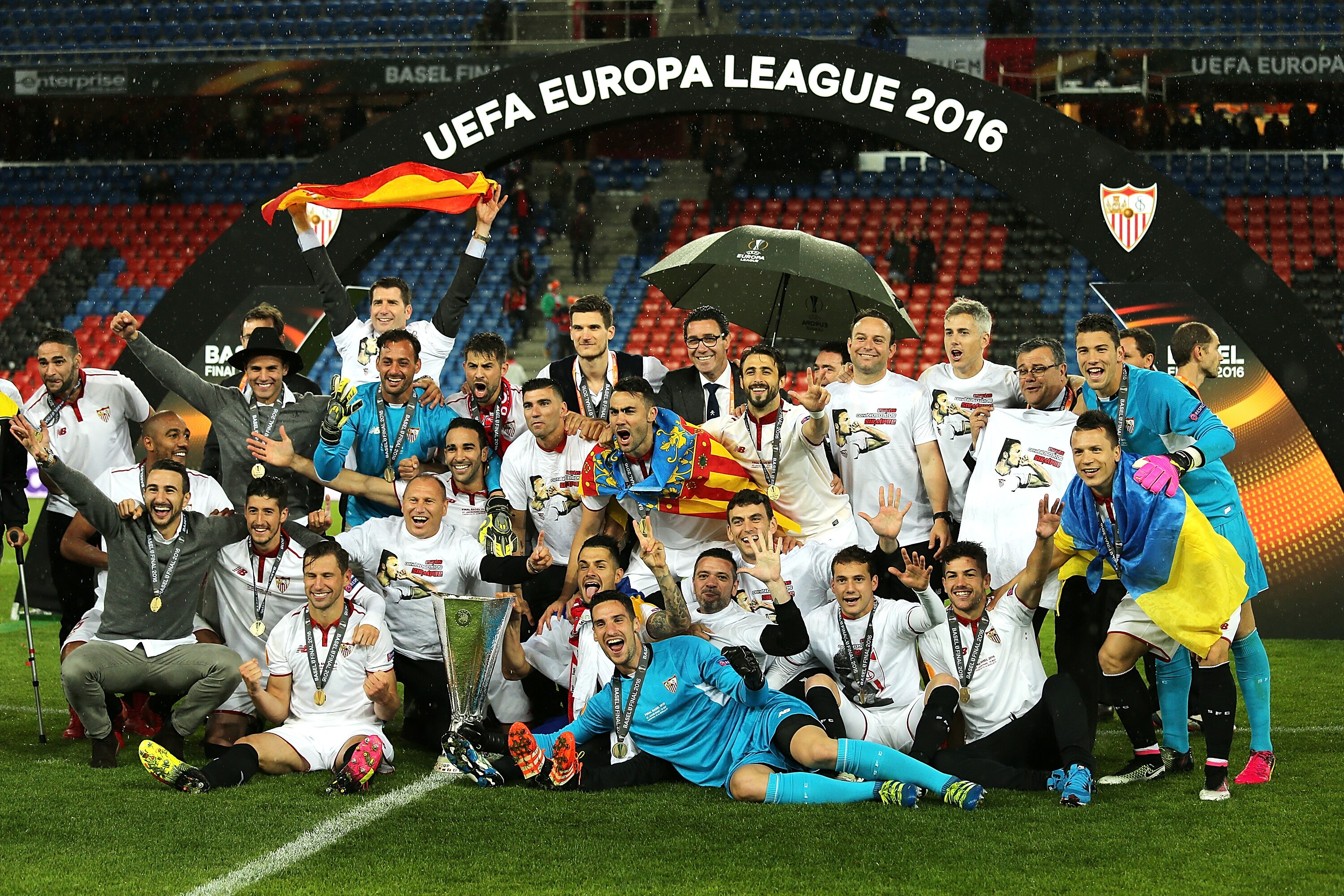 Sevilla liverpool final europa league clearance