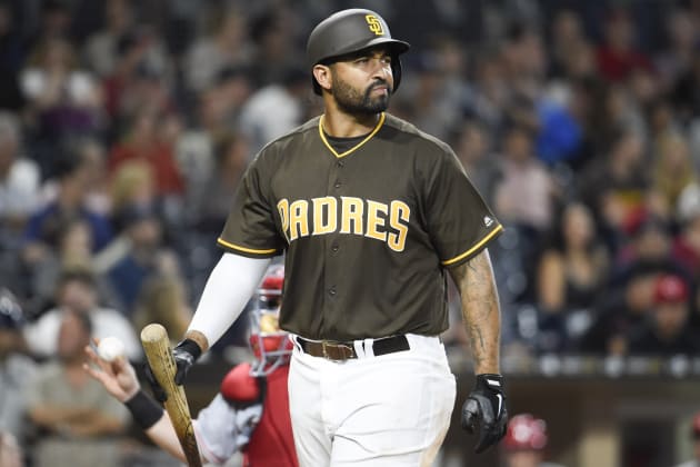 Los Angeles Dodgers center fielder Matt Kemp puts pine tar on his bat prior  to their baseball game against the San Diego Padres, Monday, April 15, 2013,  in Los Angeles. (AP Photo/Mark