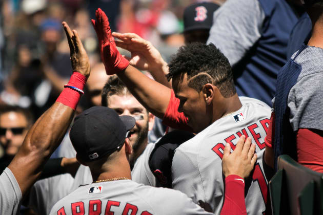 David Ortiz, Pablo Sandoval power Red Sox past Felix Hernandez, Mariners