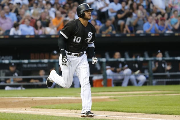 Yoan Moncada, Willy Garcia injured in collision - South Side Sox