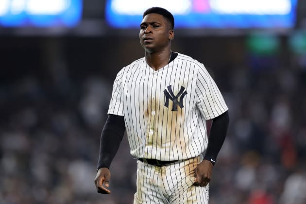 Didi Gregorius incurs jersey mishap against Yankees