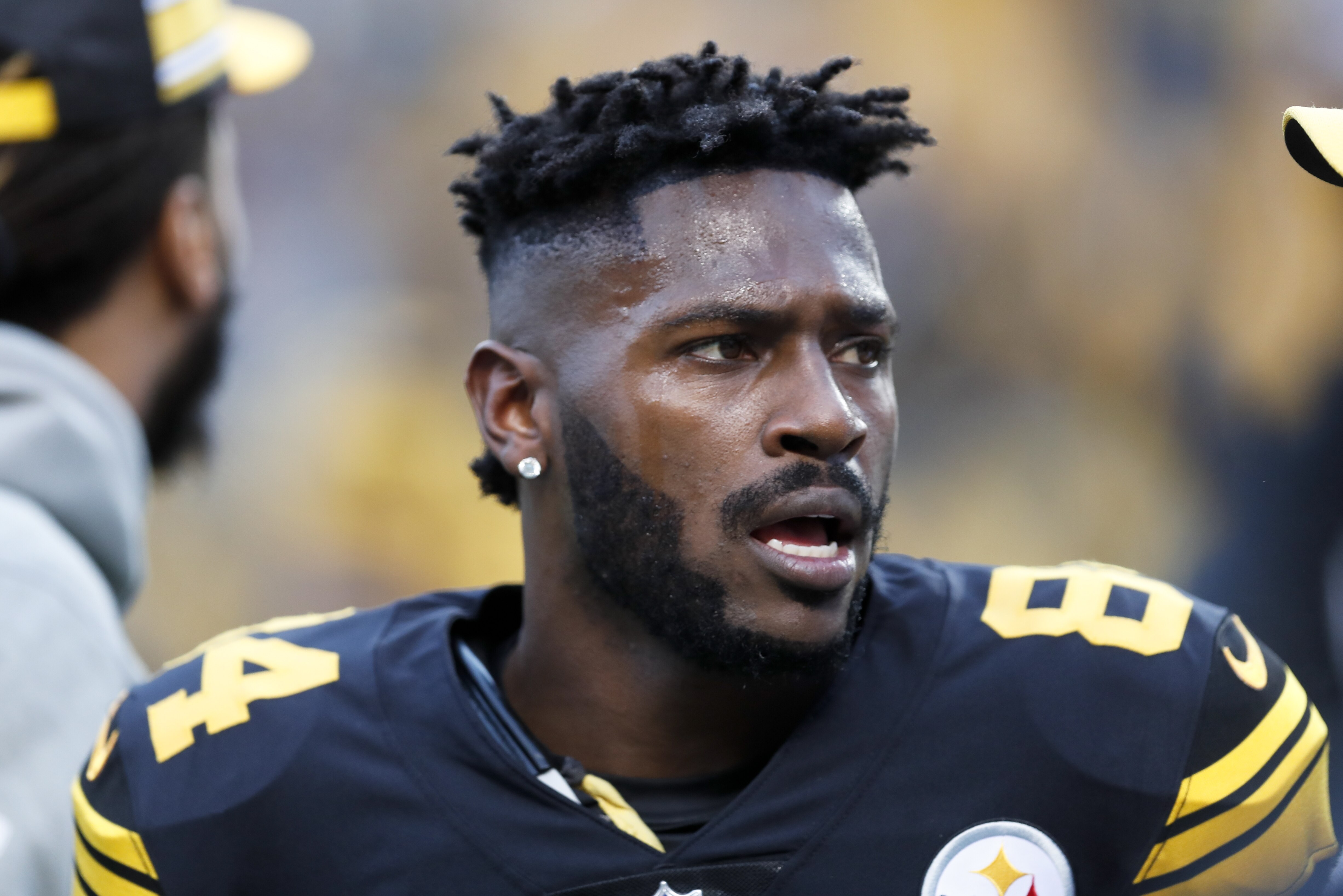 Nfl To Investigate Antonio Brown Allegedly Shoving Woman In Domestic Dispute Bleacher Report Latest News Videos And Highlights