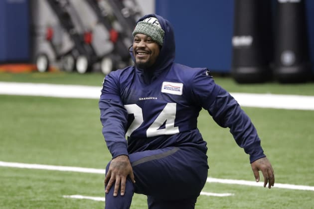 Video: Seahawks' Marshawn Lynch Wishes 'Merry New Year' at 1st