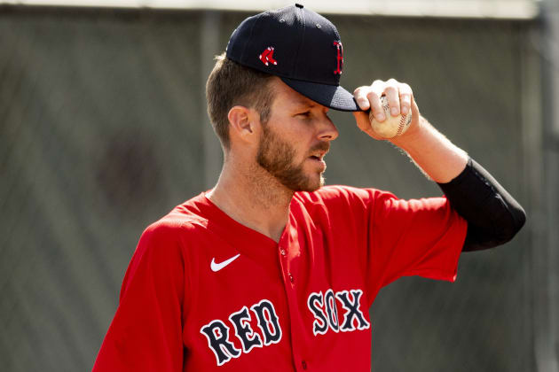 Red Sox P Chris Sale seemingly mocks Cavaliers with 'Goon Squad' shirt