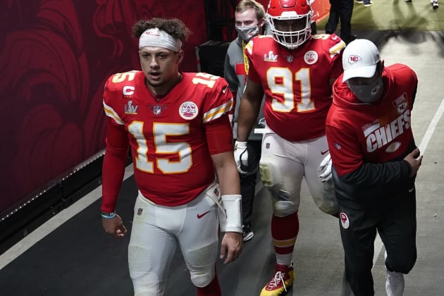 Patrick Mahomes' one-man show not enough in Chiefs' Super Bowl 55 loss