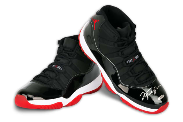 Air jordan mens sales 11 retro bred