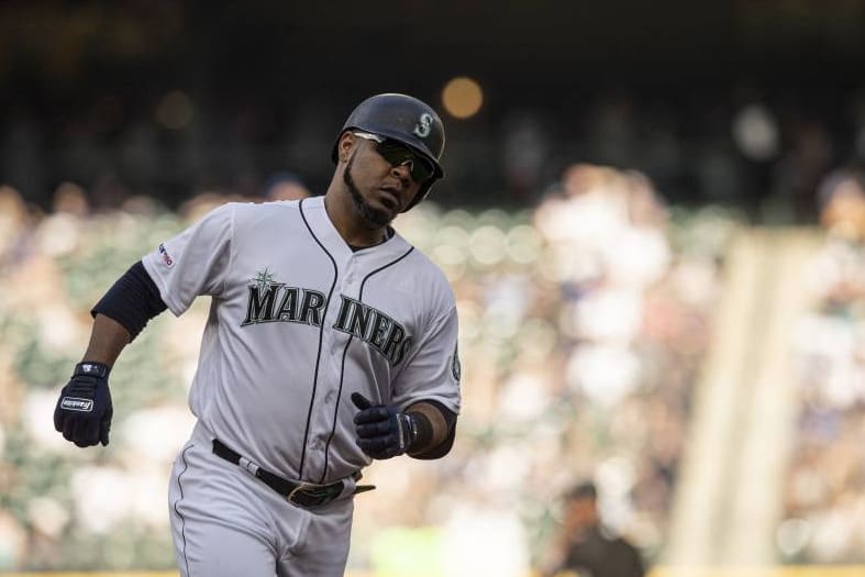 Mariners' Haniger on IL after testicular contusion