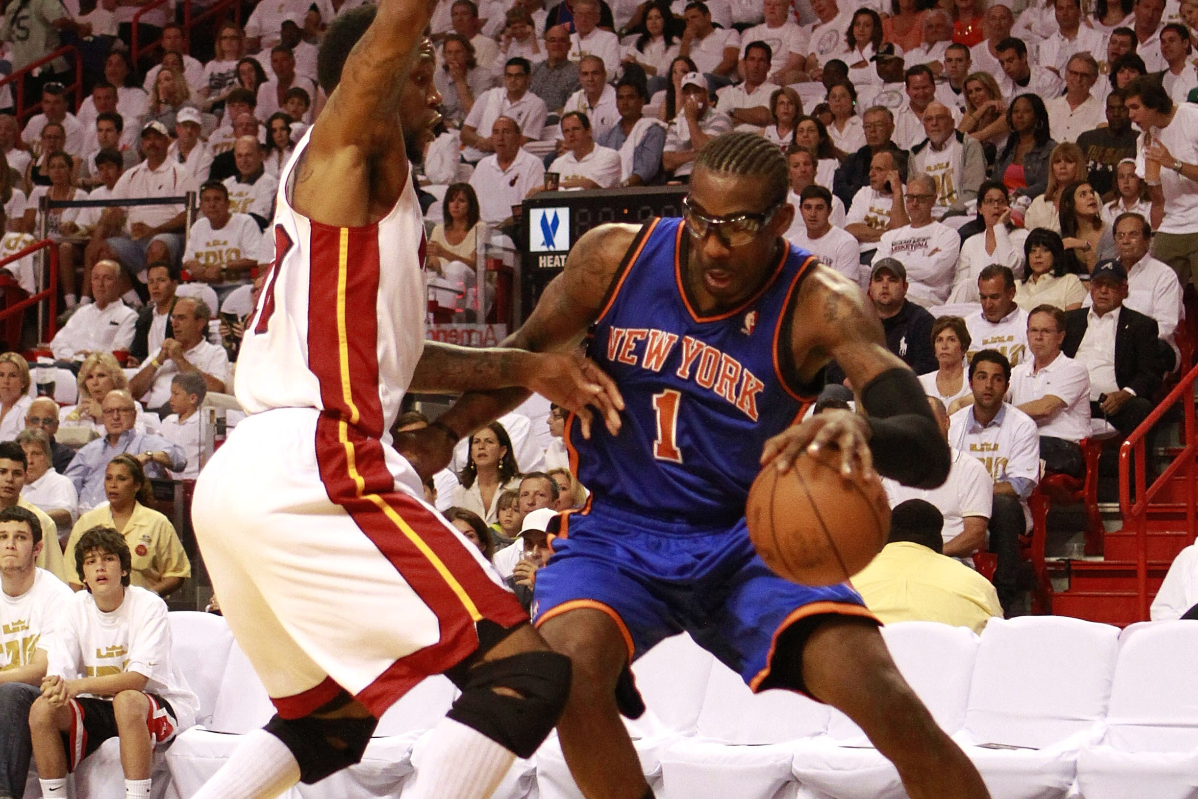 Nba Playoffs 2012 Amar E Punches Fire Extinguisher Following Loss To Heat Bleacher Report Latest News Videos And Highlights The knicks will play the heat in miami for games 1 and 2. bleacher report