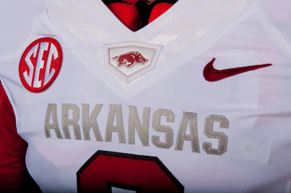 arkansas razorbacks football uniforms