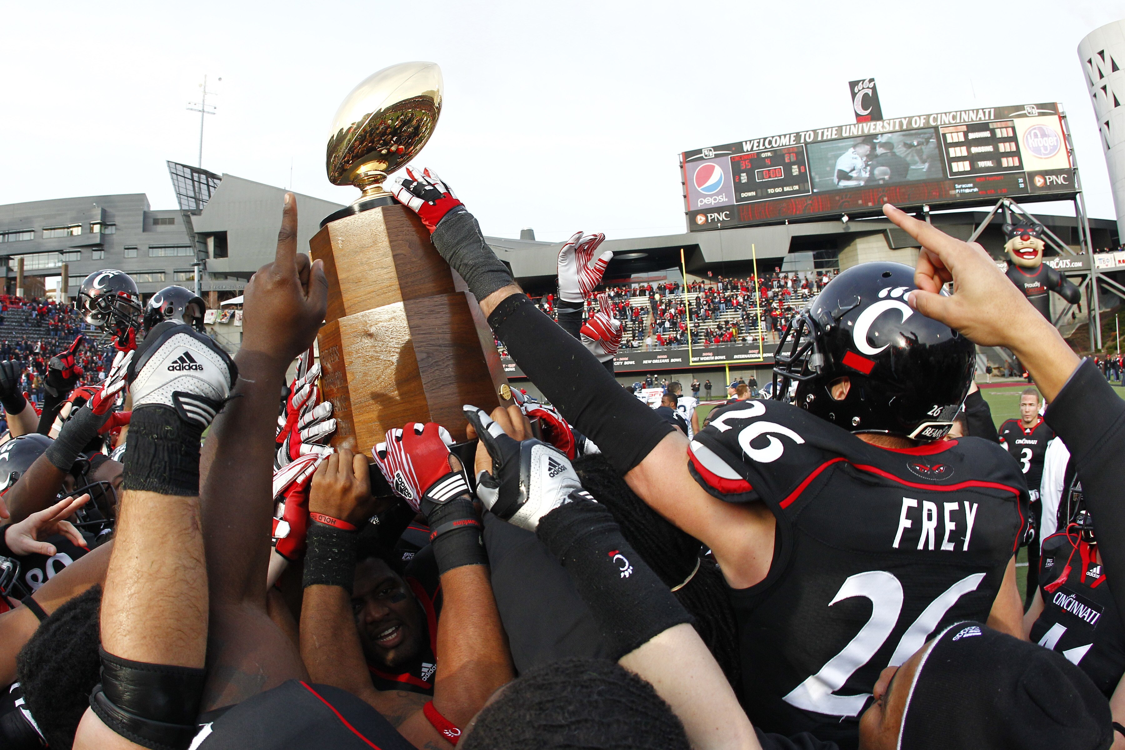 Cincinnati Bearcats Football Team Will Say Goodbye To 24 Seniors Friday Night Bleacher Report Latest News Videos And Highlights