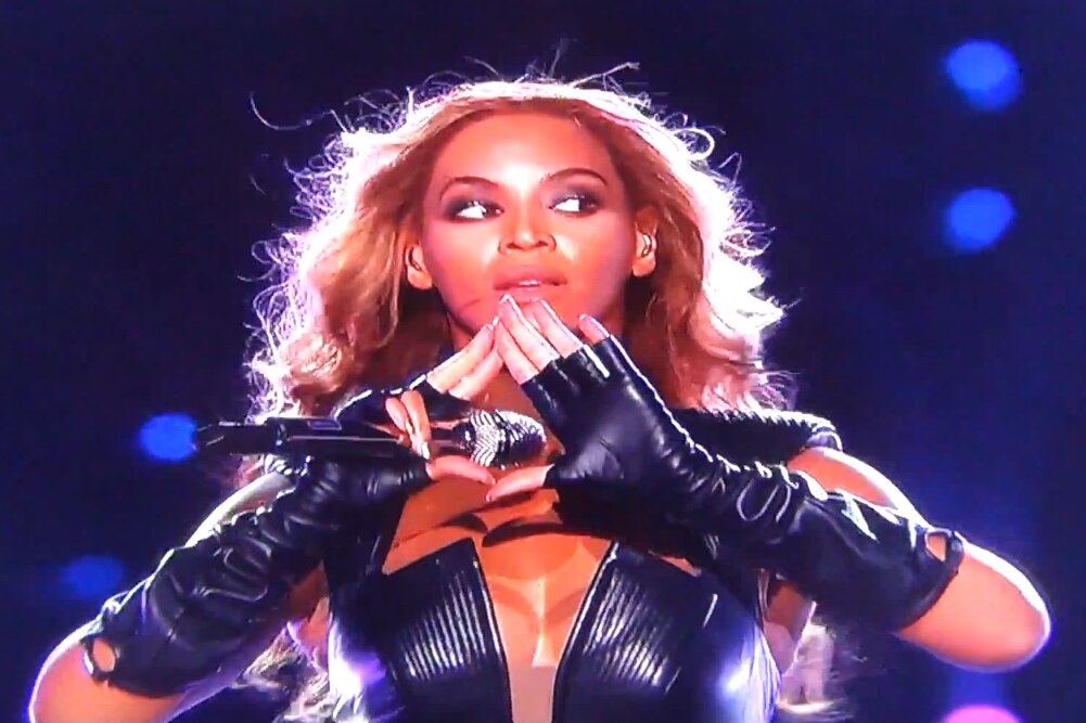 Did Beyonce Flash Illuminati Sign Or Pay Respect To Jay Z Bleacher Report Latest News Videos And Highlights