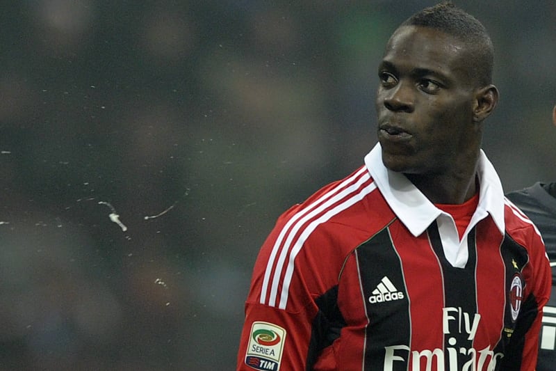 Inter Milan 1 1 Ac Milan Balotelli Suffers Racial Abuse During Milan Derby Bleacher Report Latest News Videos And Highlights