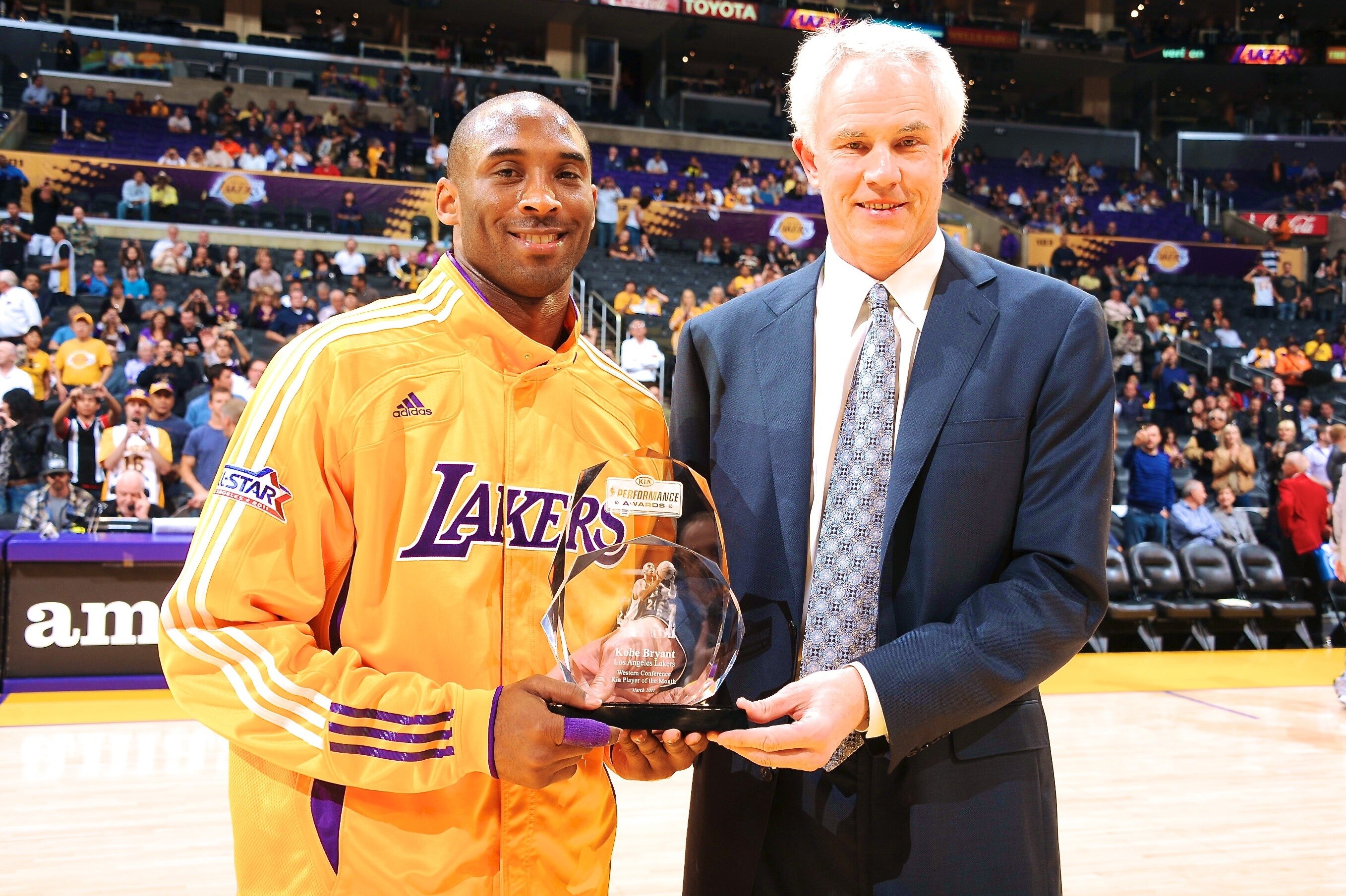 Mitch Kupchak Confirms Lakers Want Kobe Bryant To Stay In La For Entire Career Bleacher Report Latest News Videos And Highlights