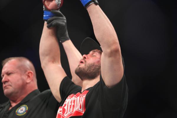 War Machine Submitted In First Round Of Bellator 104 Bout With Ron Keslar Bleacher Report Latest News Videos And Highlights