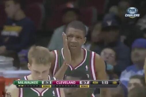 Bucks Rookie Giannis Antetokounmpo S Hands Are As Big As His Head Bleacher Report Latest News Videos And Highlights