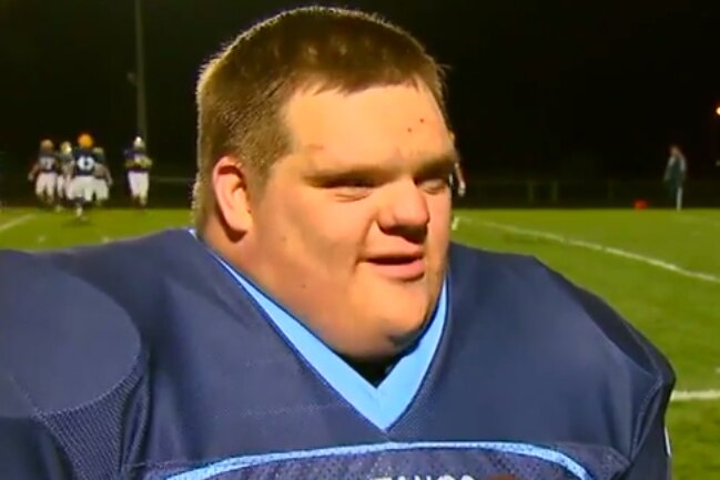High School Waterboy With Down Syndrome Scores Touchdown Crowd Goes Wild Bleacher Report Latest News Videos And Highlights