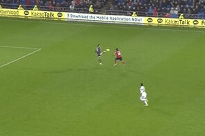 Gif Swansea Goalkeeper Michel Vorm Sent Off Against Cardiff Rangel Takes Over Bleacher Report Latest News Videos And Highlights