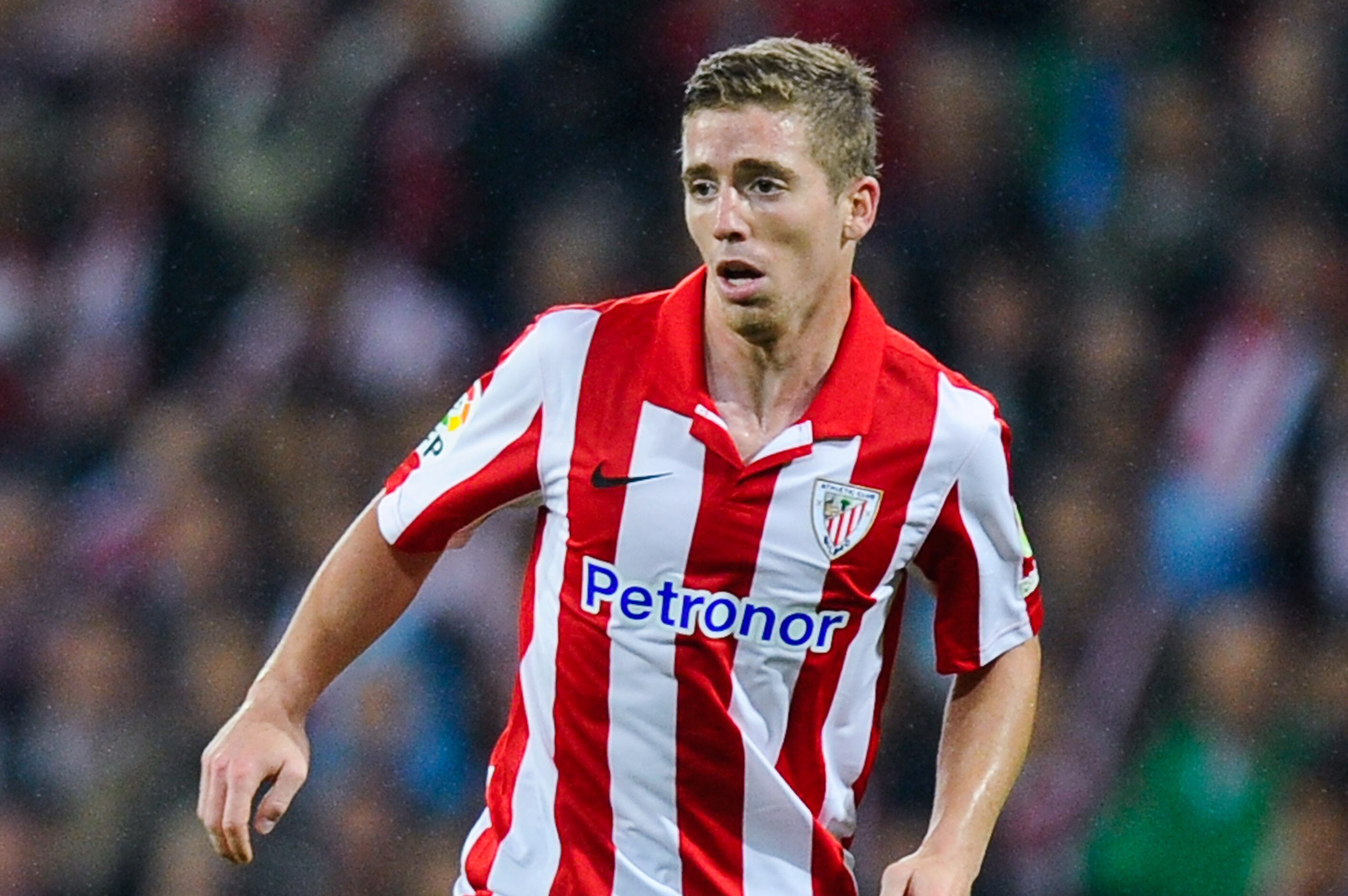 Gif Iker Muniain Goal Puts Athletic Bilbao Ahead Of Barcelona Bleacher Report Latest News Videos And Highlights