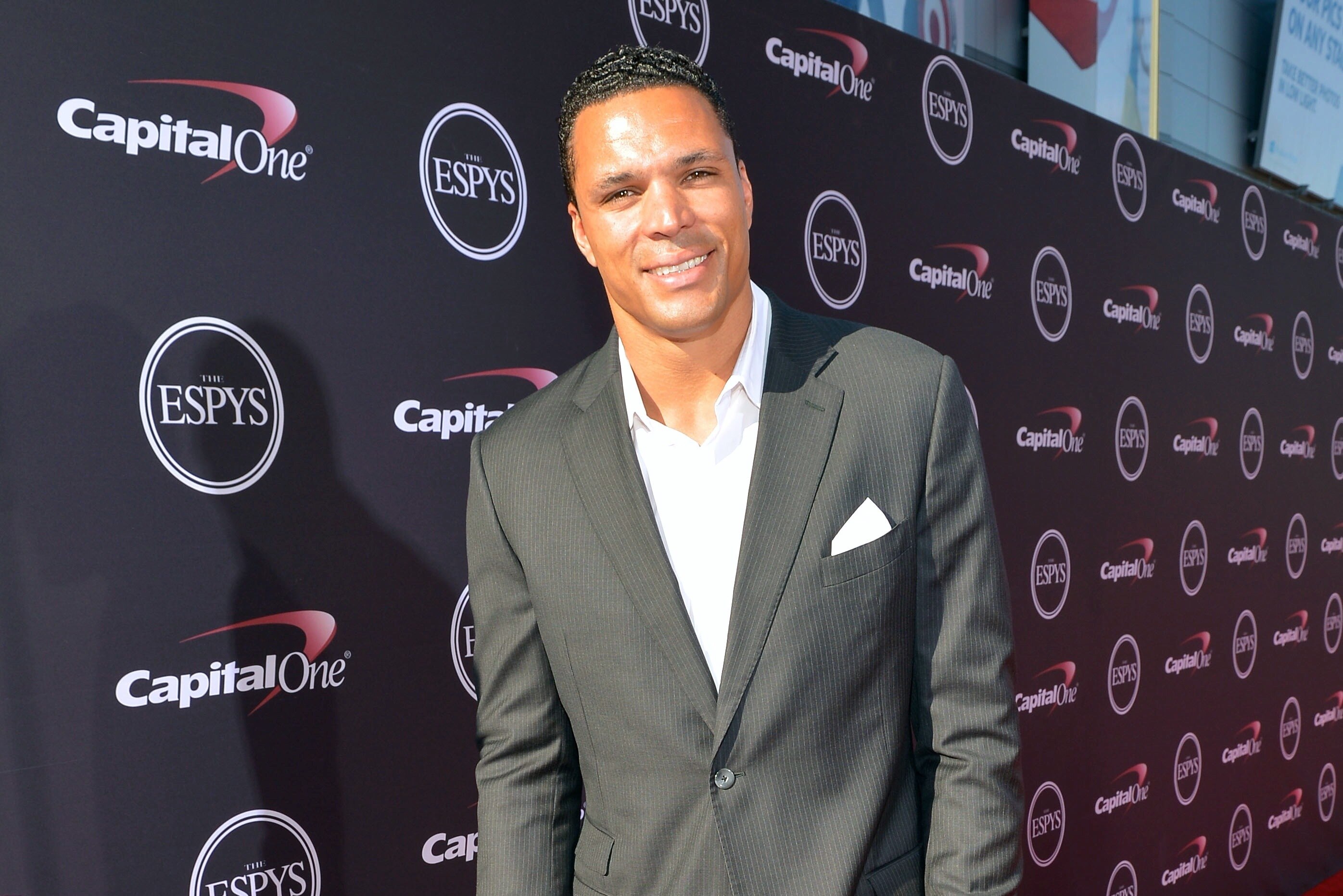 Tony Gonzalez Replaces Shannon Sharpe Dan Marino On Cbs Nfl Pregame Show Bleacher Report Latest News Videos And Highlights