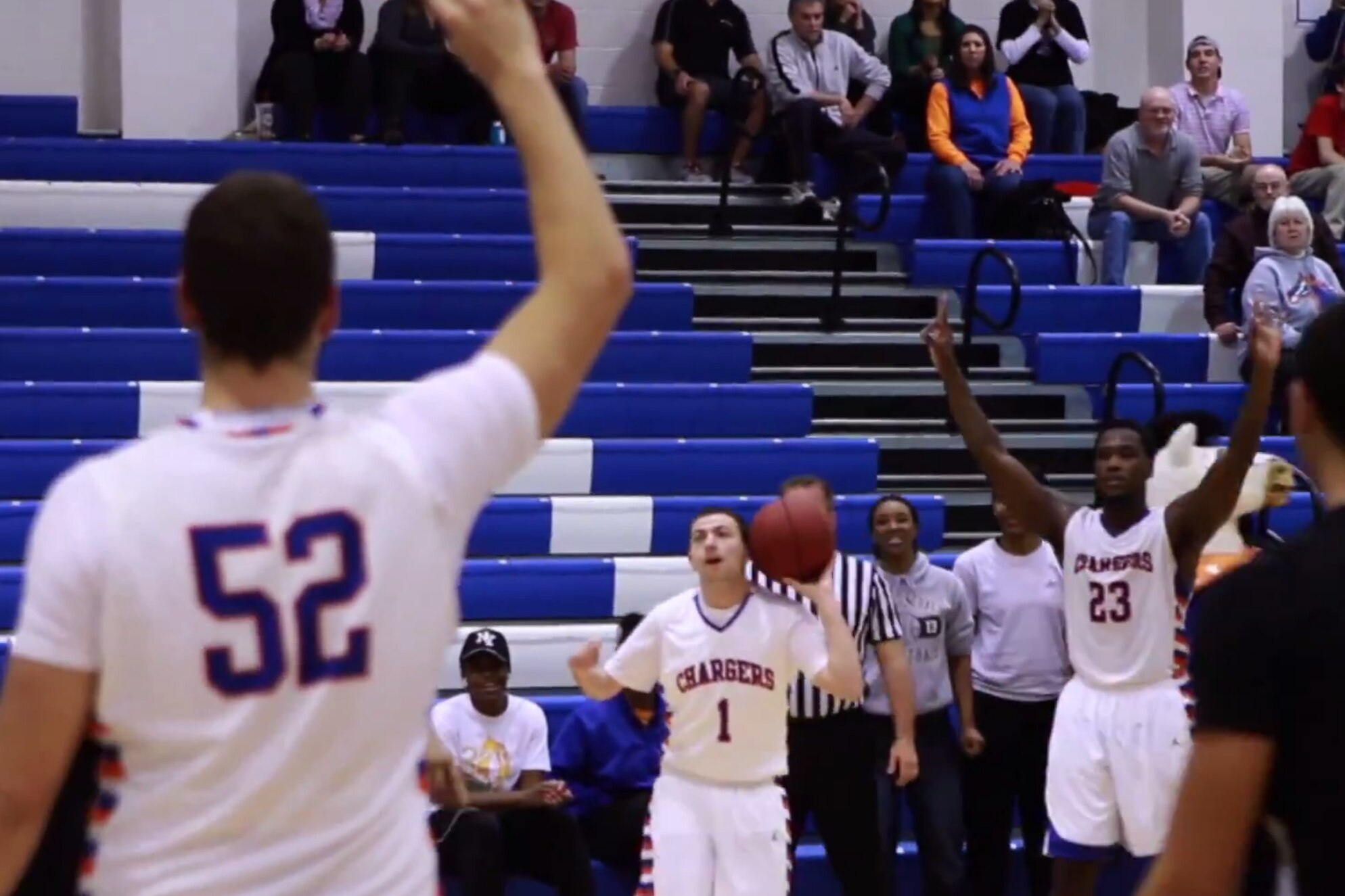 Team Manager With Cerebral Palsy Suits Up For Georgia Highlands College Hits 3s Bleacher Report Latest News Videos And Highlights