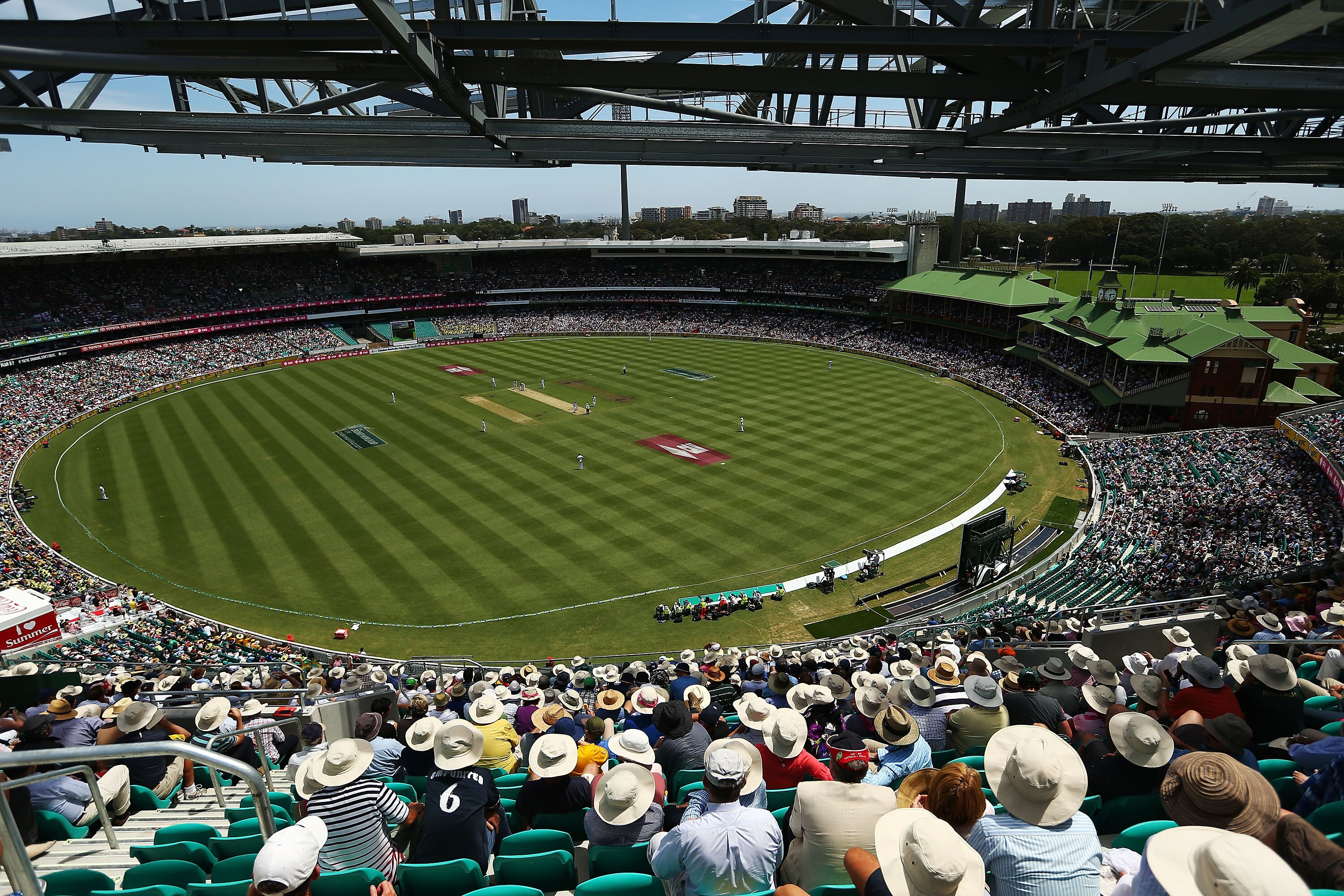 2yzytref Vhnrm The commands are given in the game follow them correctly and play the ga,me. https bleacherreport com articles 2015774 don bradman cricket 14 release date features and game preview