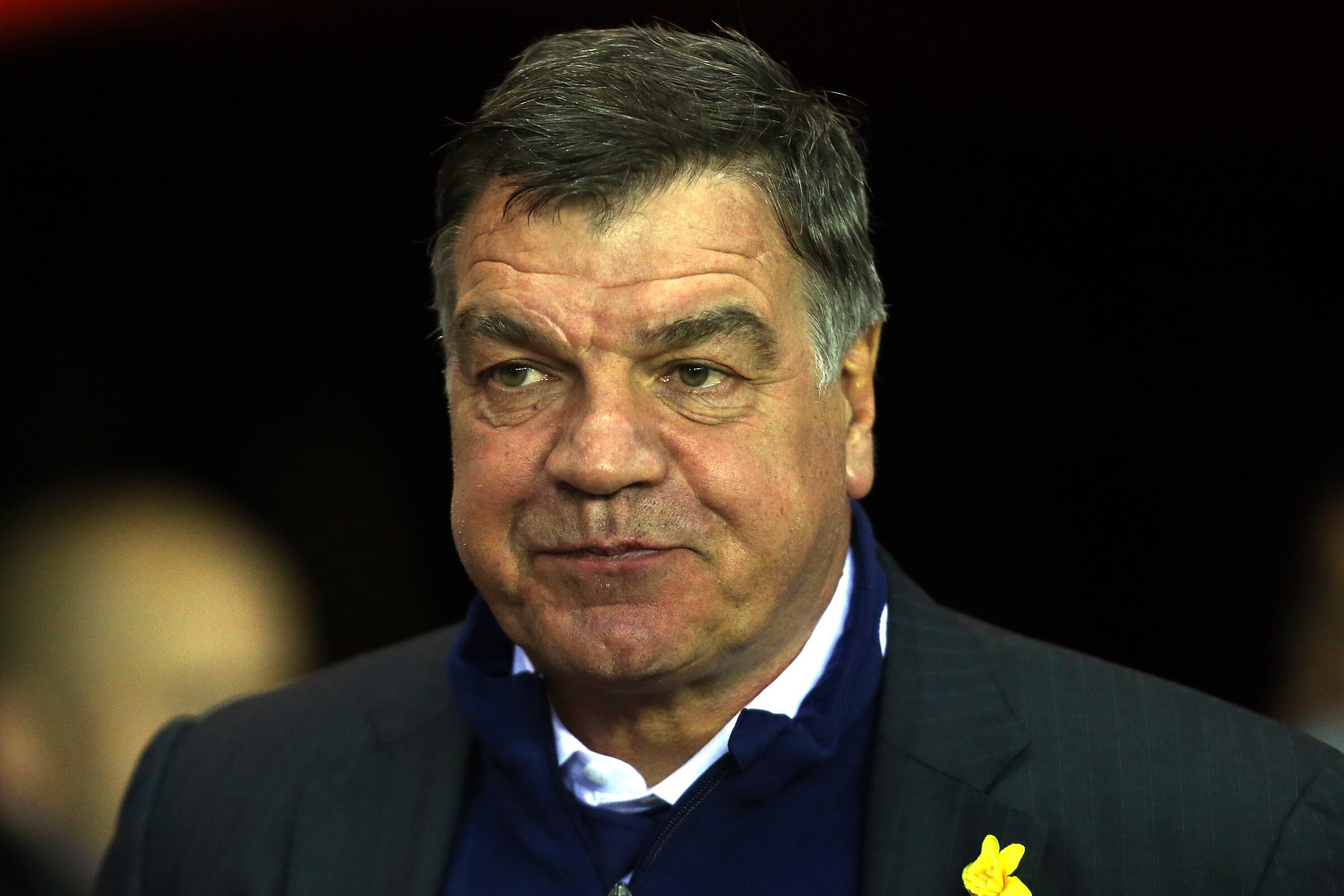 West Ham Owner David Sullivan Takes Down Fat Sam Out Sign Outside Mansion Bleacher Report Latest News Videos And Highlights