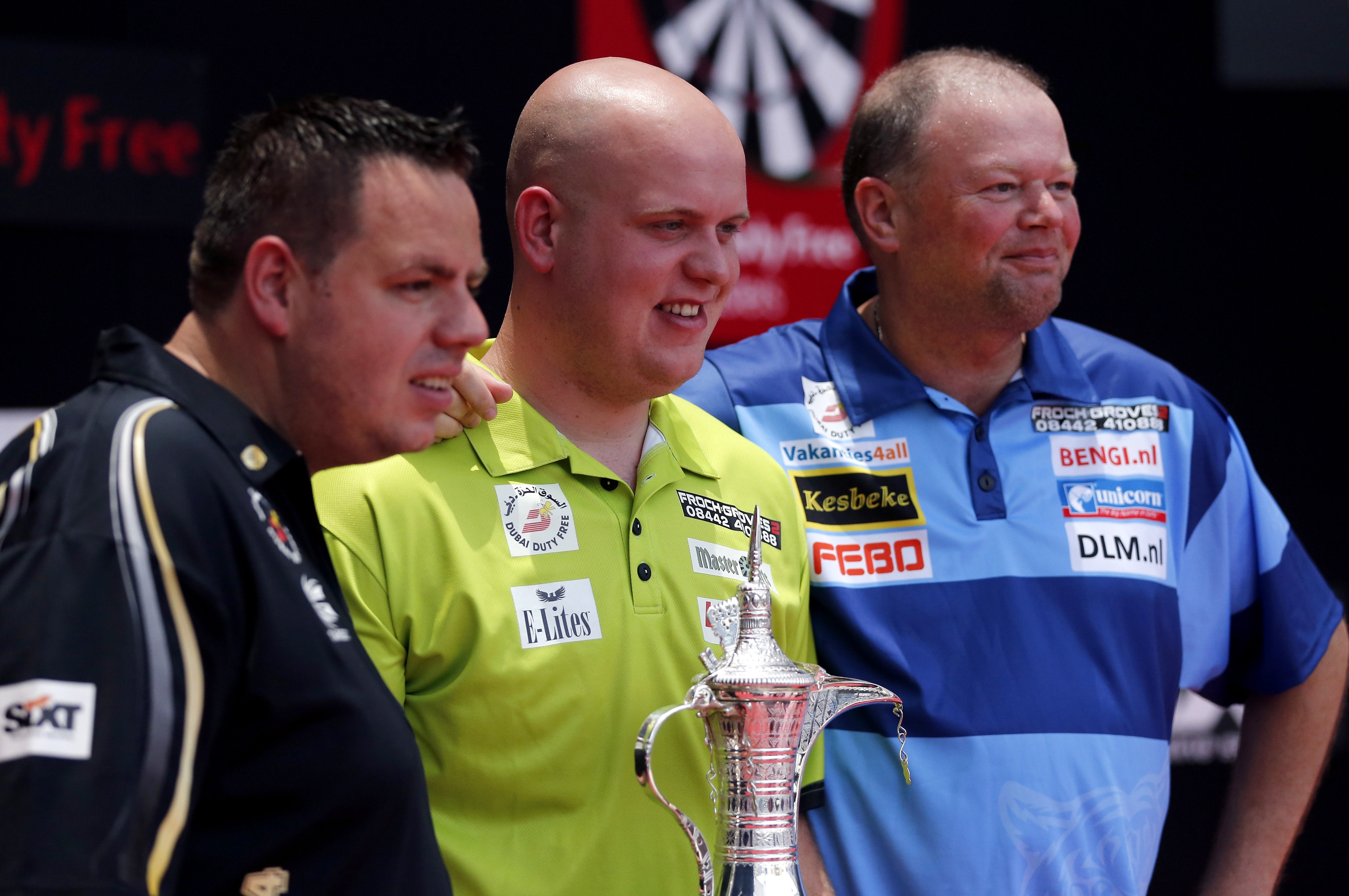 World Series Of Darts 2014 Tracking Scores And Results From Dubai Bleacher Report Latest News Videos And Highlights